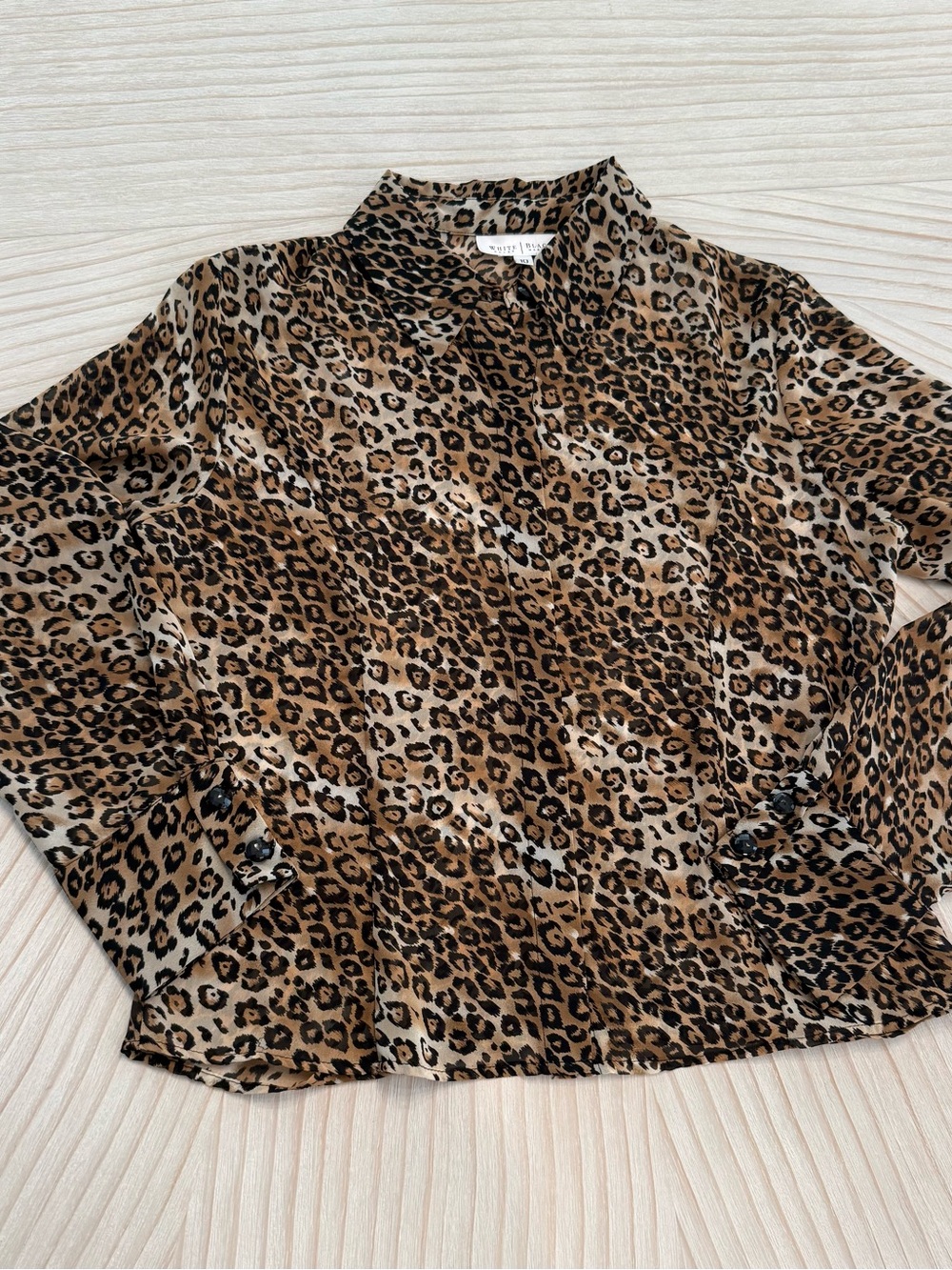 White House Black Market Leopard Print Button-Up Blouse in Brown and Black - Picture 4 of 8